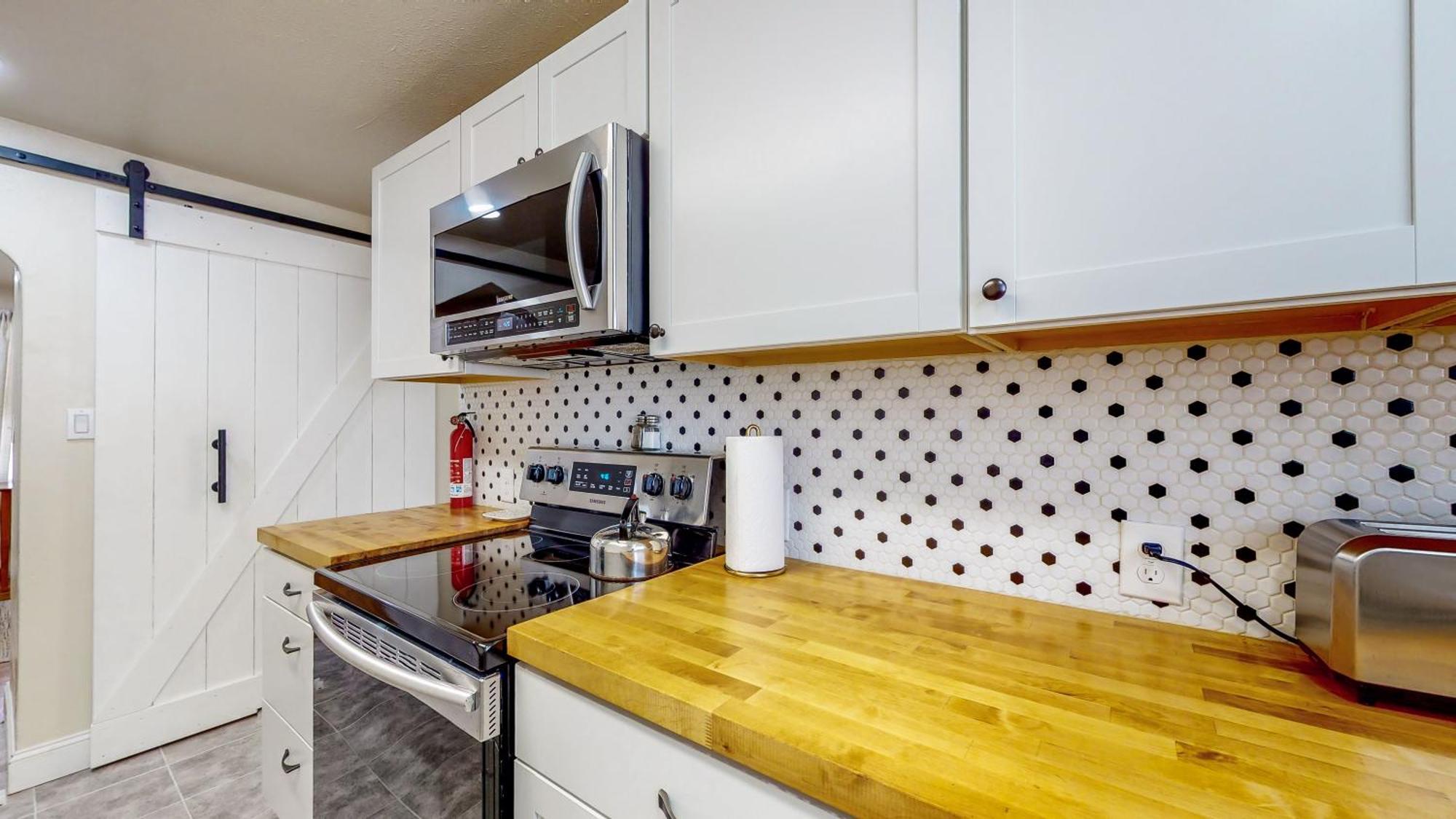 Charming Downtown Bungalow - King Bed, Office توين فولز المظهر الخارجي الصورة
