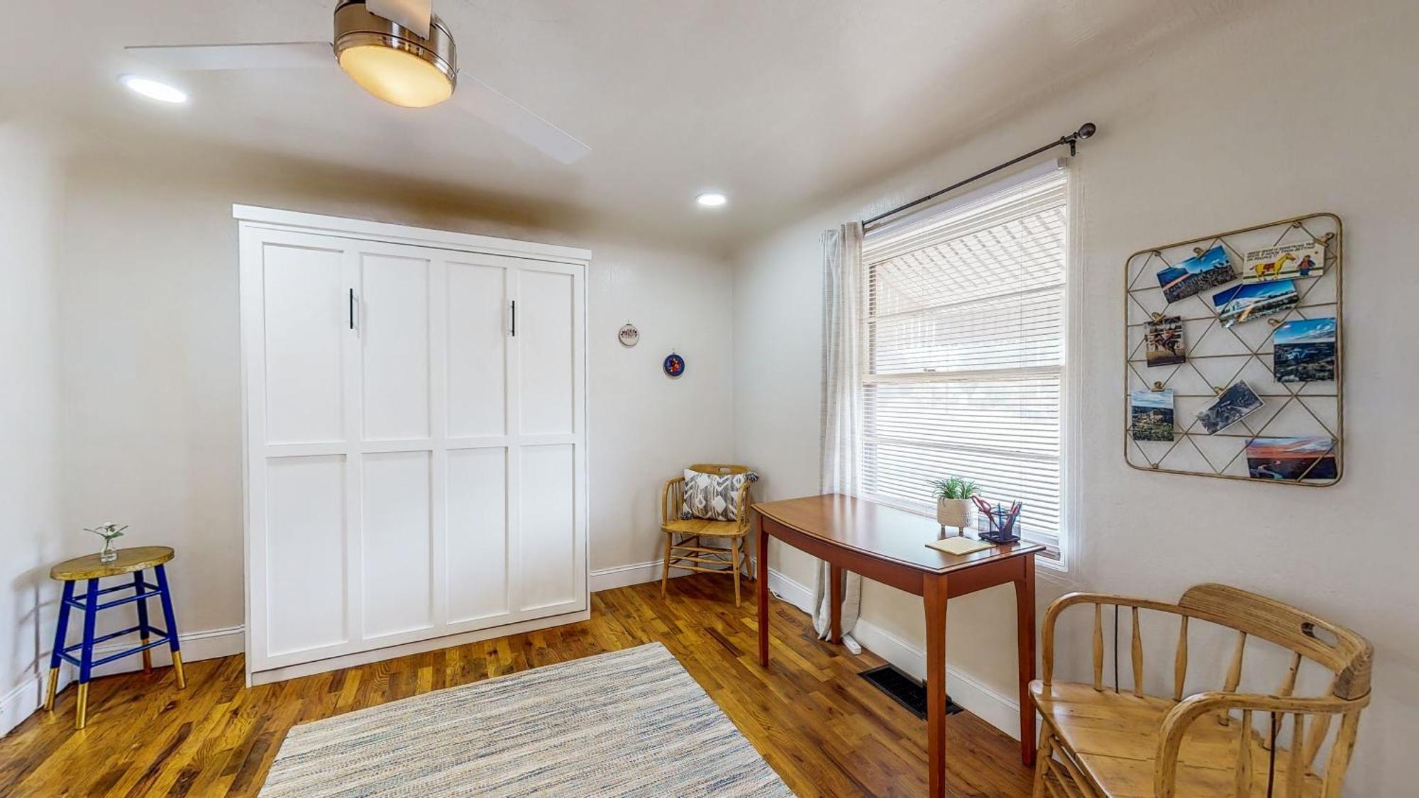 Charming Downtown Bungalow - King Bed, Office توين فولز المظهر الخارجي الصورة