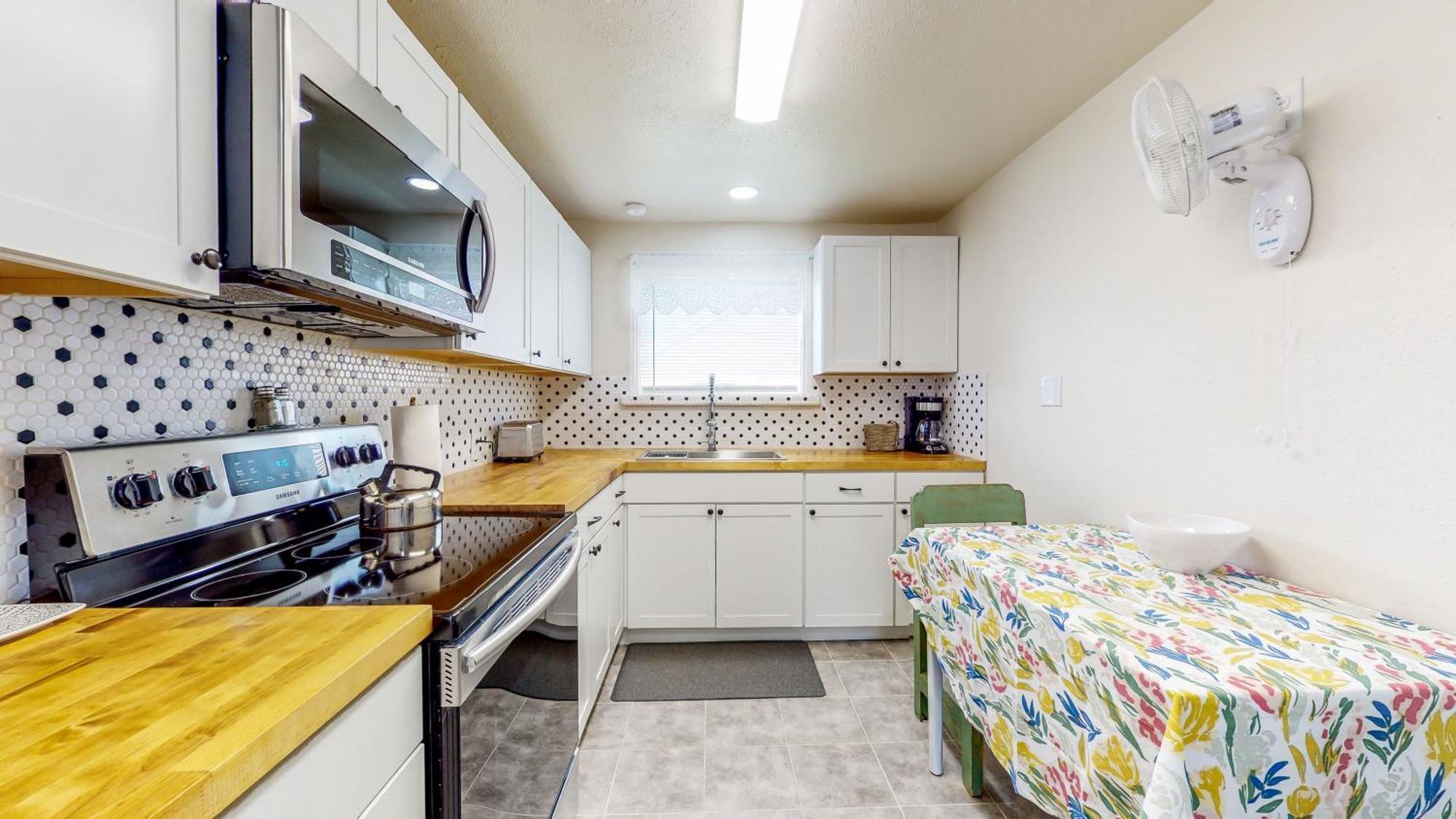 Charming Downtown Bungalow - King Bed, Office توين فولز المظهر الخارجي الصورة