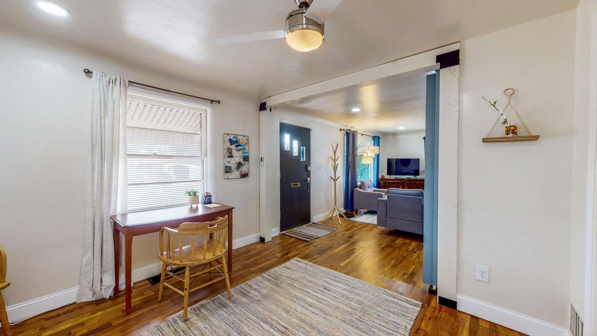 Charming Downtown Bungalow - King Bed, Office توين فولز المظهر الخارجي الصورة