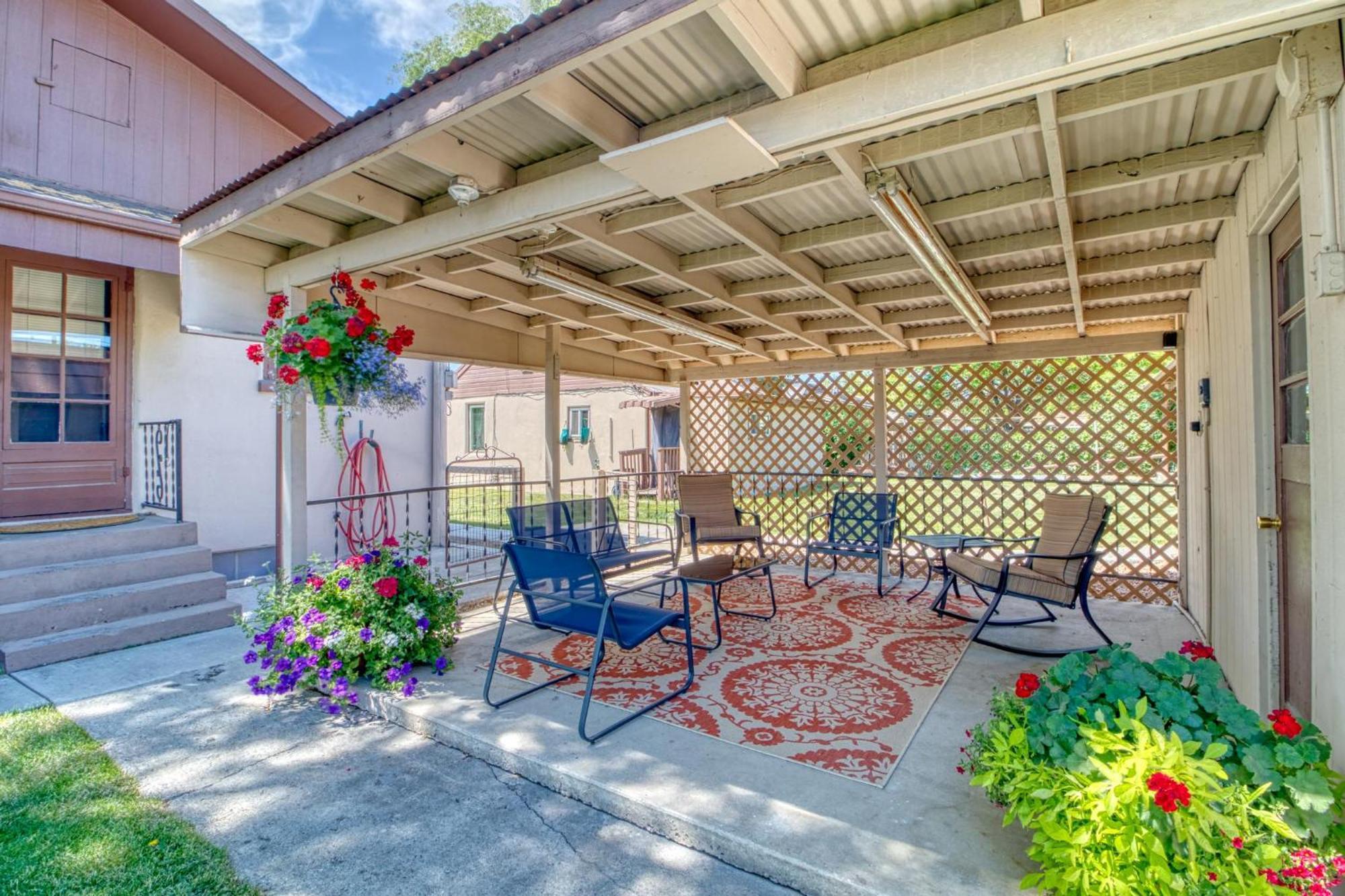 Charming Downtown Bungalow - King Bed, Office توين فولز المظهر الخارجي الصورة